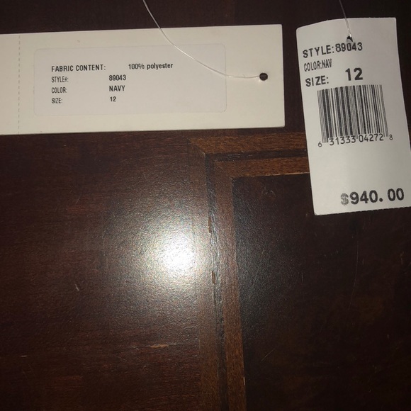 Dress - Picture 6 of 6